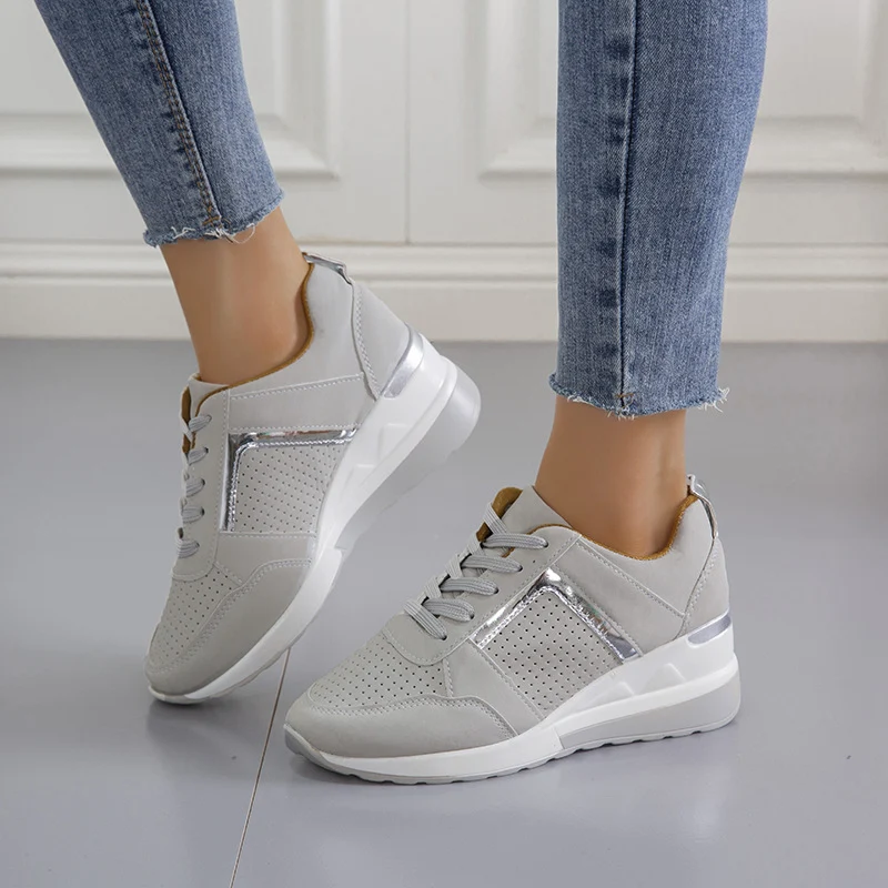 Sneakers Dam Platform med Kilklack - Wedge Sneakers Dam med Guld Detalj - Bekväm Platå Sneakers med Snörning - Beige, Vit, Grå, Rosa - 35 till 43 - Bild 6