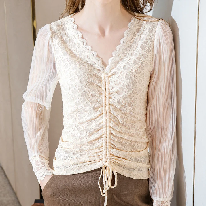 Blus Dam Spets med V-hals och Rynk - Elegant Spetsblus med Knyt och Puffärm - Svart Spets Blus med Sheer Ärm - Svart, Beige - S till XXL - Bild 5