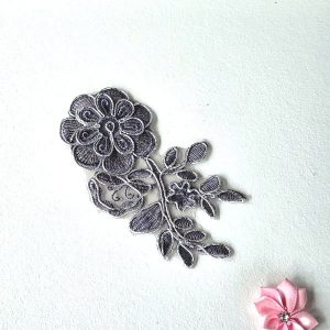 Applikation Mörkgrå Blomma med silver