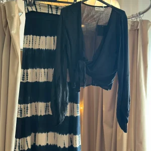 Coconut Milk, Wrap Top - Black